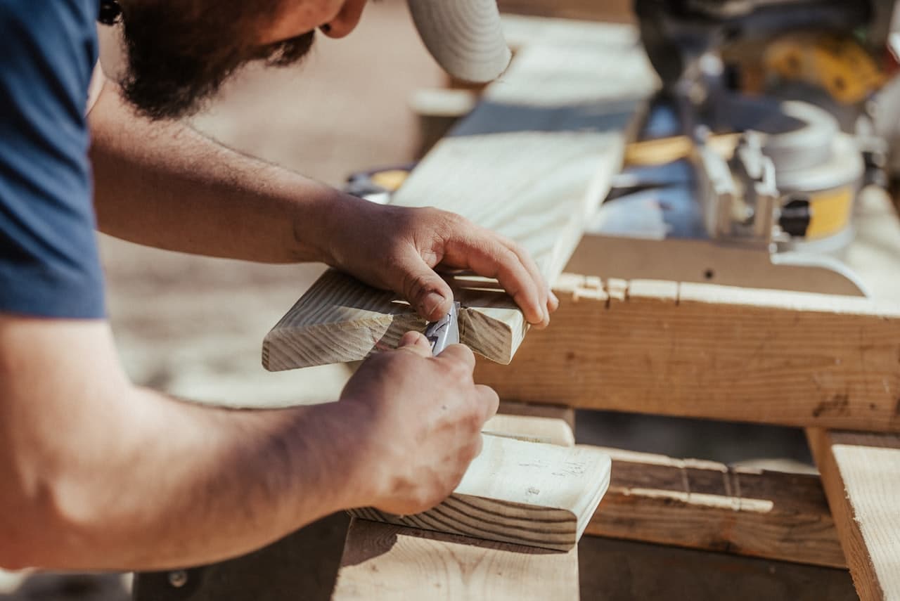 A Build Pros FL craftsman at work